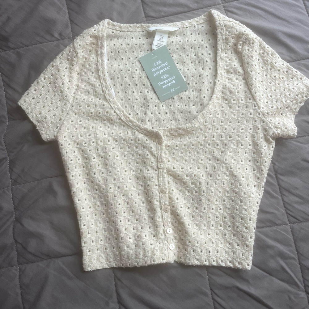 Cropped beige button up short sleeve top medium